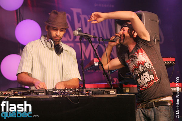 Spectacle de Seba et Poirier au Rap Party des Francos, le 9 aout 2009, lors de la cloture des 21emes Francofolies de Montreal. Utilisation quelle qu'elle soit strictement interdite sans l'accord de l'auteur matthieu@flashquebec.info.