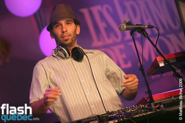 Spectacle de Seba et Poirier au Rap Party des Francos, le 9 aout 2009, lors de la cloture des 21emes Francofolies de Montreal. Utilisation quelle qu'elle soit strictement interdite sans l'accord de l'auteur matthieu@flashquebec.info.