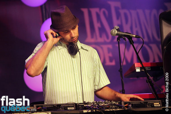 Spectacle de Seba et Poirier au Rap Party des Francos, le 9 aout 2009, lors de la cloture des 21emes Francofolies de Montreal. Utilisation quelle qu'elle soit strictement interdite sans l'accord de l'auteur matthieu@flashquebec.info.