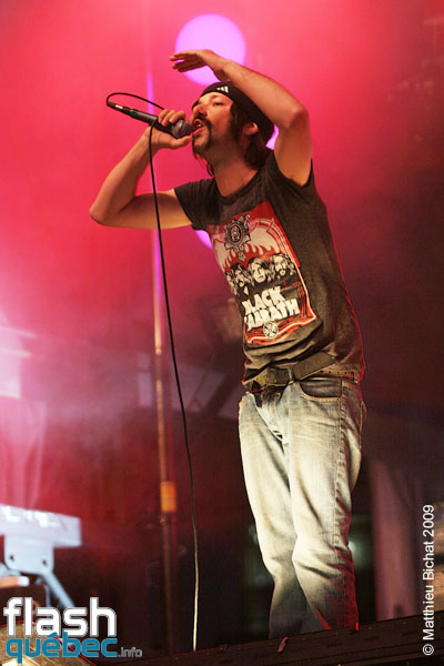 Spectacle de Seba et Poirier au Rap Party des Francos, le 9 aout 2009, lors de la cloture des 21emes Francofolies de Montreal. Utilisation quelle qu'elle soit strictement interdite sans l'accord de l'auteur matthieu@flashquebec.info.