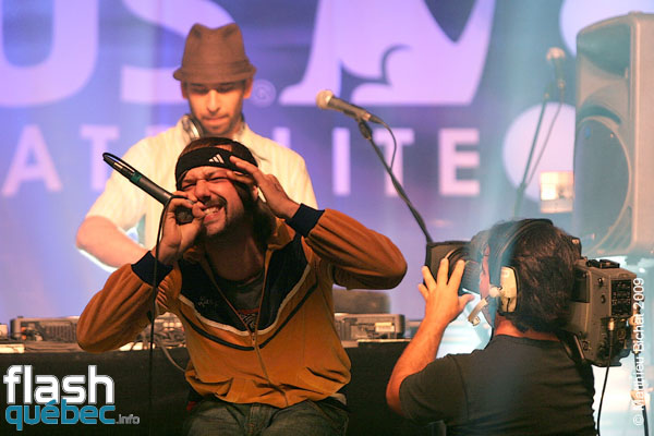 Spectacle de Seba et Poirier au Rap Party des Francos, le 9 aout 2009, lors de la cloture des 21emes Francofolies de Montreal. Utilisation quelle qu'elle soit strictement interdite sans l'accord de l'auteur matthieu@flashquebec.info.