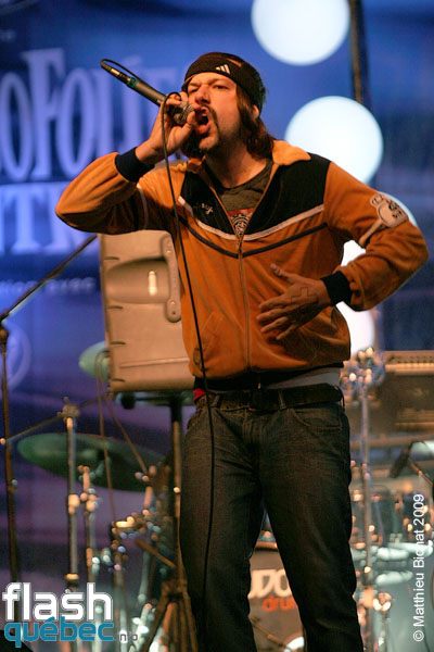 Spectacle de Seba et Poirier au Rap Party des Francos, le 9 aout 2009, lors de la cloture des 21emes Francofolies de Montreal. Utilisation quelle qu'elle soit strictement interdite sans l'accord de l'auteur matthieu@flashquebec.info.