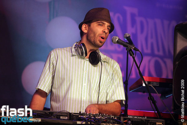 Spectacle de Seba et Poirier au Rap Party des Francos, le 9 aout 2009, lors de la cloture des 21emes Francofolies de Montreal. Utilisation quelle qu'elle soit strictement interdite sans l'accord de l'auteur matthieu@flashquebec.info.
