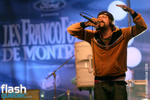 Spectacle de Seba et Poirier au Rap Party des Francos, le 9 aout 2009, lors de la cloture des 21emes Francofolies de Montreal. Utilisation quelle qu'elle soit strictement interdite sans l'accord de l'auteur matthieu@flashquebec.info.