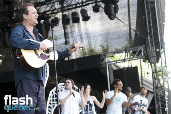 Paul PichÃ© - RÃ©pÃ©titions pour le grand spectacle de la fÃªte national au parc Maisonneuve de MontrÃ©al - 22 juin 2010 - Aucune utilisation permise sans l'autorisation Ã©crite de l'auteur - patrick@flashquebec.info