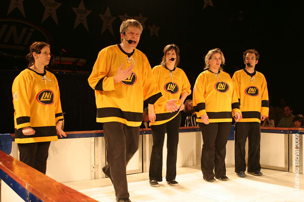 Sophie Caron, Real Bosse, A-E Bosse, Corinne Giguere  et Steeve Munger. Match 1 de la saison 2009 de la LNI opposant l equipe des Jaunes a l equipe des Rouges, au Petit Medley de Montreal, le 09 fevrier 2009.