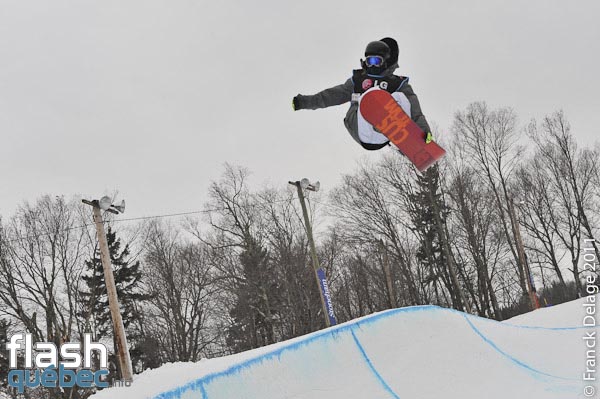Entrainement en vue de la finale de la Coupe du Monde LG/FIS de Half-Pipe, dans le cadre du Snowboard Jamboree 2011, le jeudi 17 fevrier 2011, a Quebec. Utilisation quelle qu'elle soit strictement interdite sans l'accord de l'auteur franck2lage@gmail.com